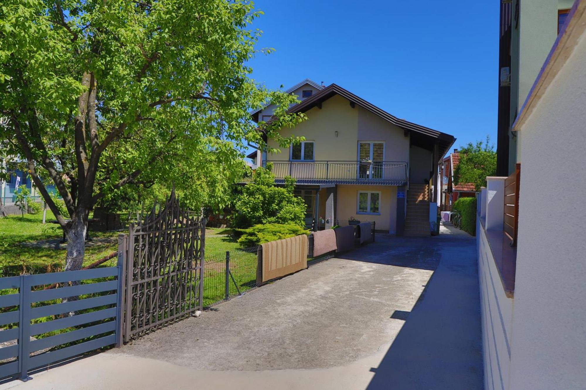 Apartman Ozimice 2 بيهاتش المظهر الخارجي الصورة